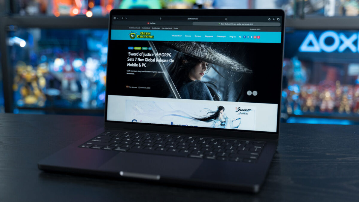 Apple MacBook Pro 14 (M5, 2025) — Review (2)